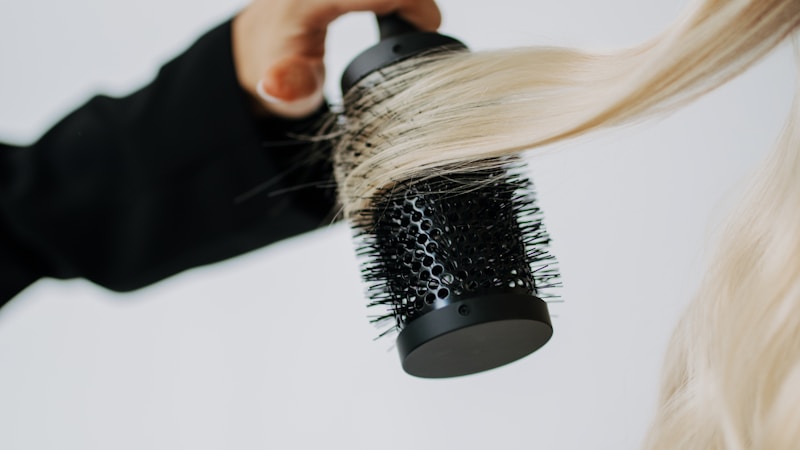 ヘアブラシのプレゼントは本当によくない?嬉しくないと言われる理由と喜ばれるおしゃれなブラシの選び方