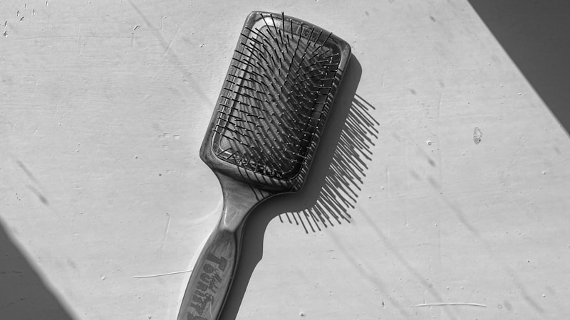 ヘアブラシのプレゼントは本当によくない?嬉しくないと言われる理由と喜ばれるおしゃれなブラシの選び方